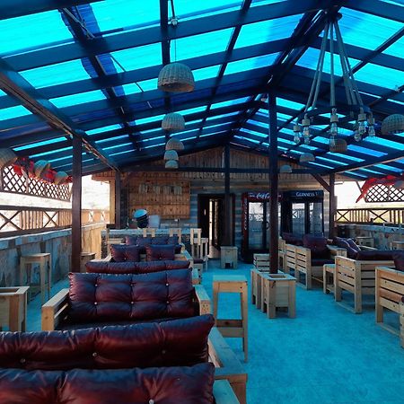 Ocean6 Hotel Kokrobite Buitenkant foto
