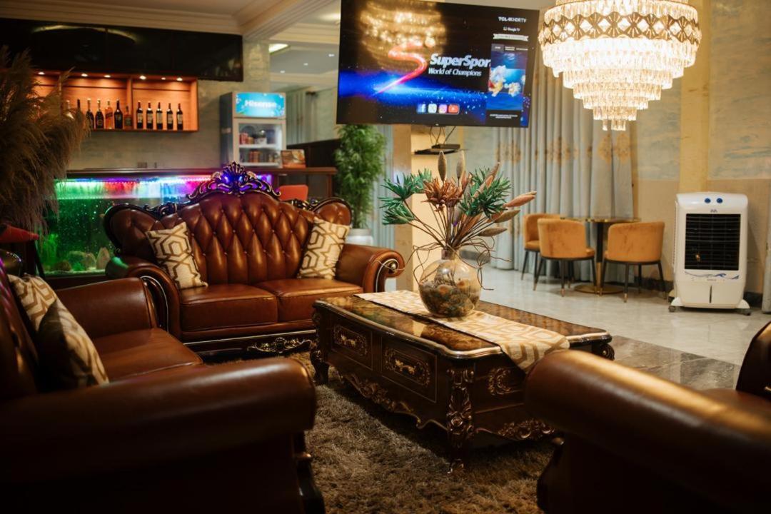 Ocean6 Hotel Kokrobite Buitenkant foto
