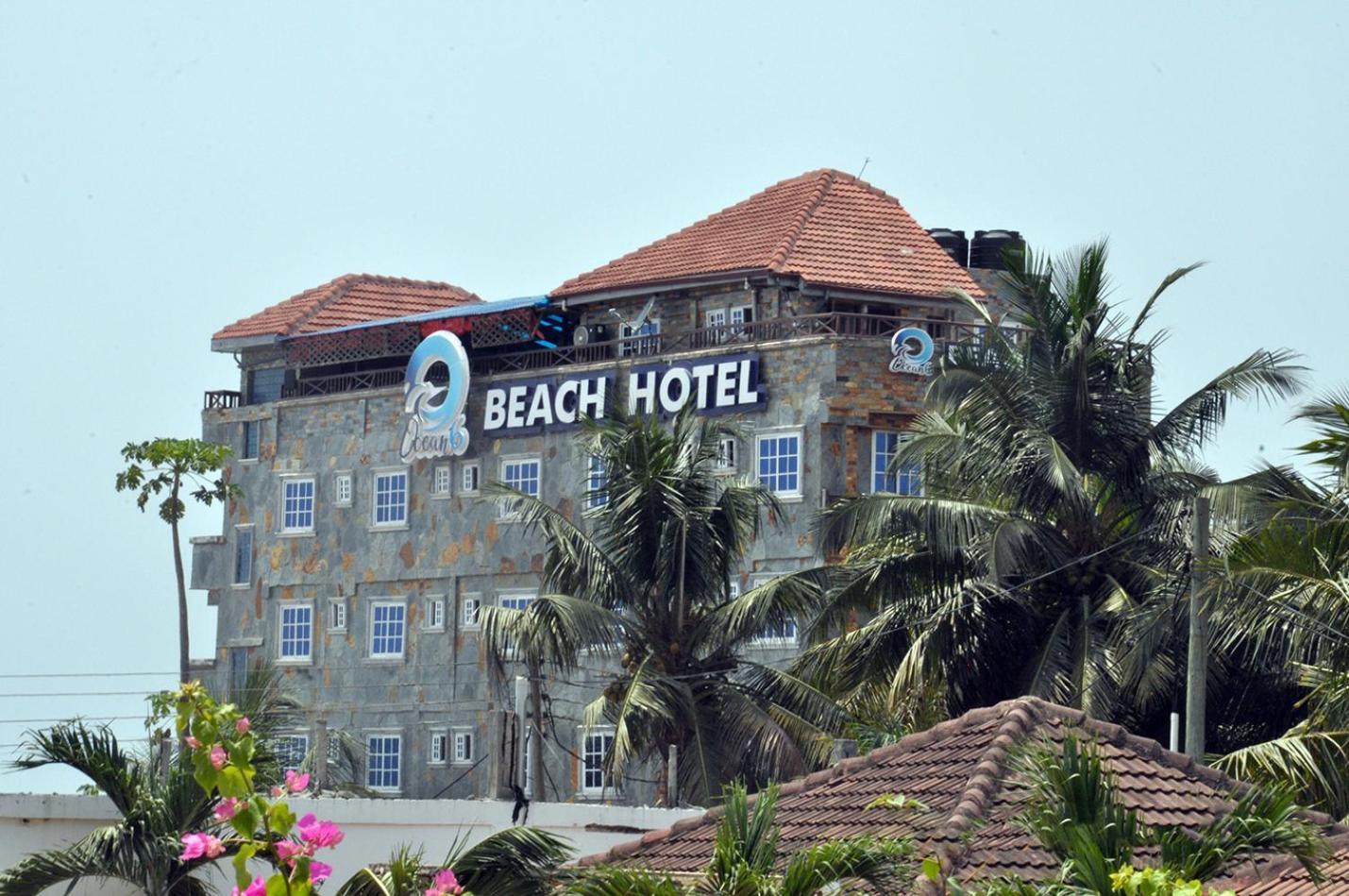 Ocean6 Hotel Kokrobite Buitenkant foto