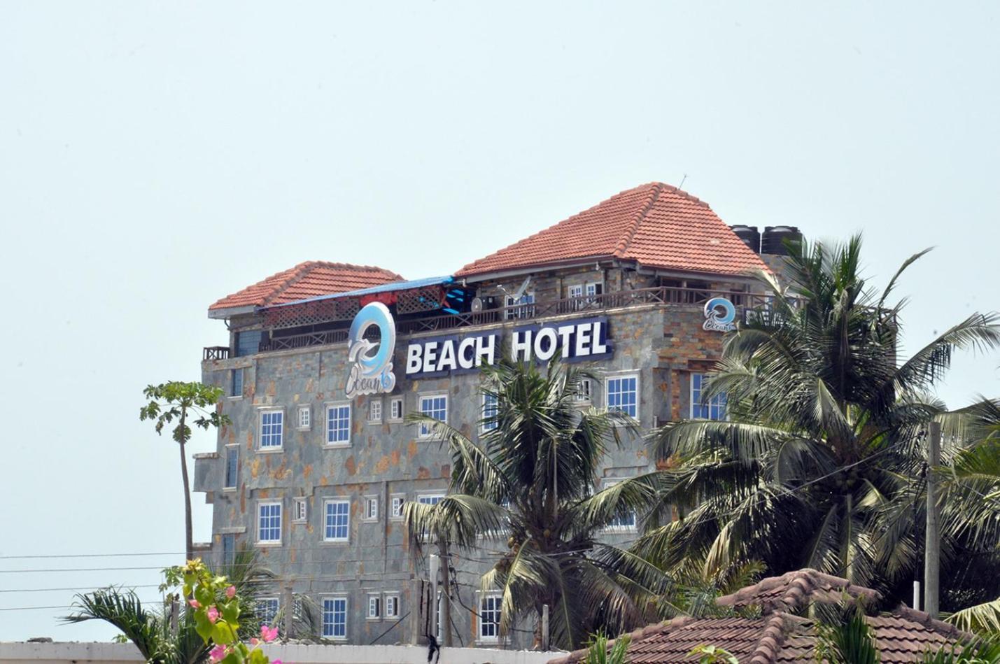 Ocean6 Hotel Kokrobite Buitenkant foto