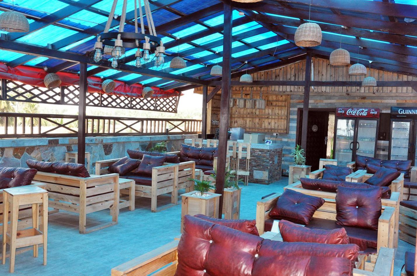 Ocean6 Hotel Kokrobite Buitenkant foto
